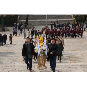 缅怀烈士功绩，弘扬烈士精神——杭州德力西集团党委组织党员参加